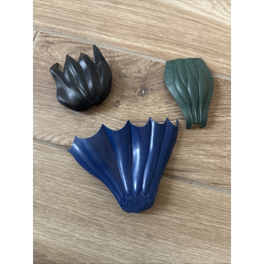 Kenner 1996 Legends of Batman Gladiator Cape Accessory Lot of 3 Vintage DC